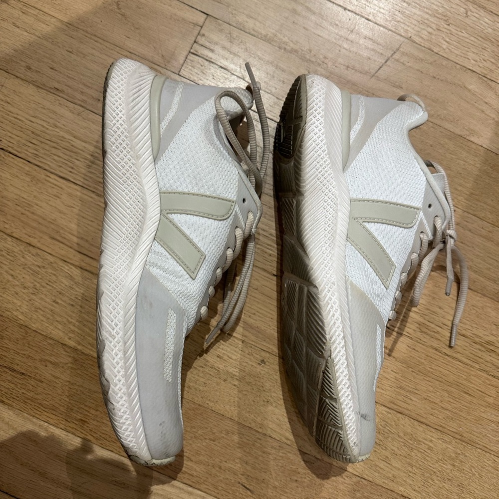 Veja Impala Eggshell Eng-Mesh Size 8.5
